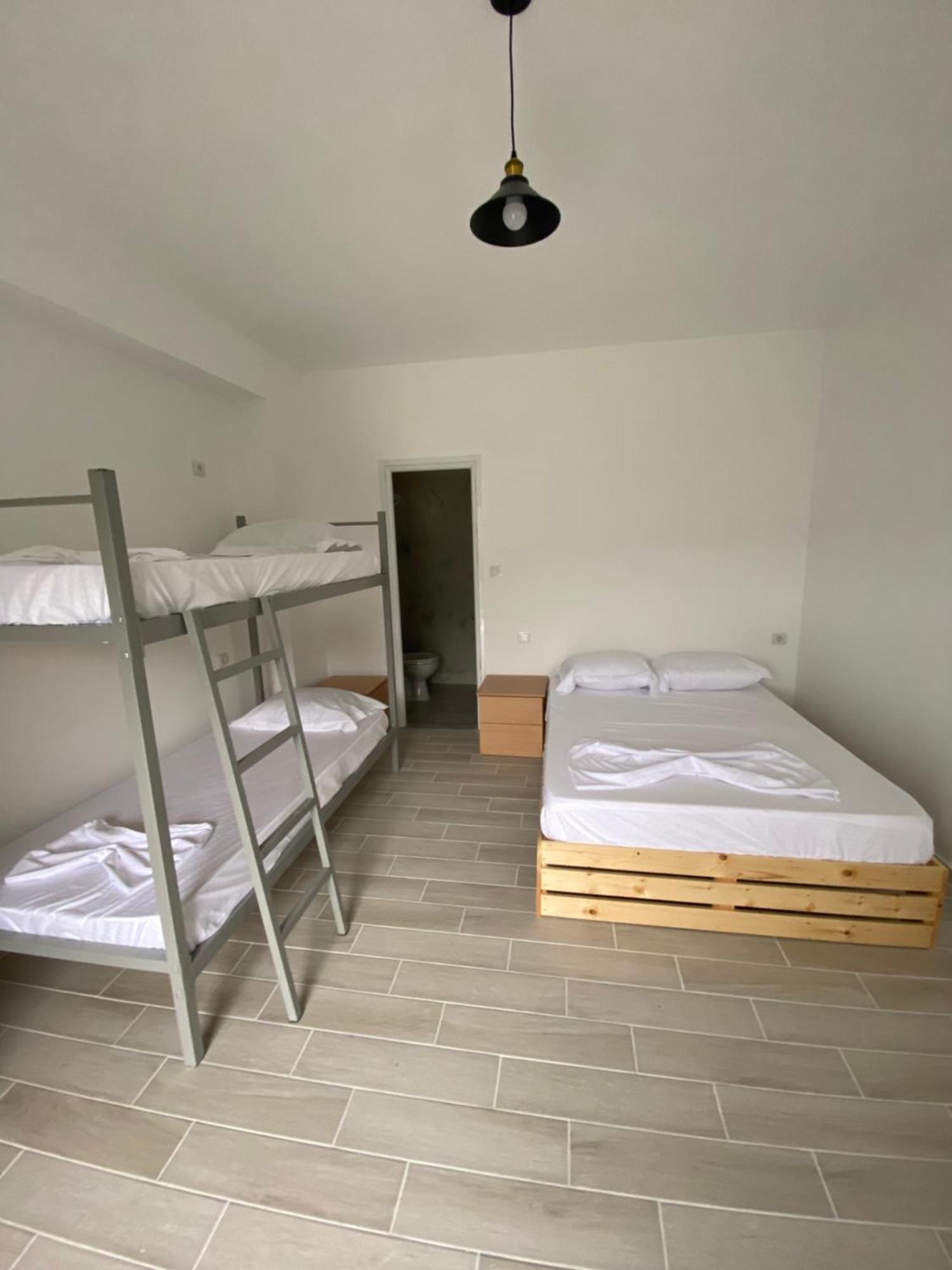 Eleni'S Holiday Rooms Himare Eksteriør bilde